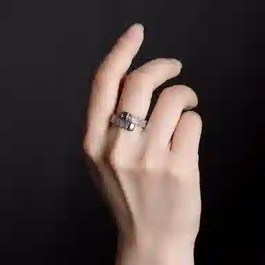 S925