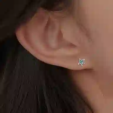 999