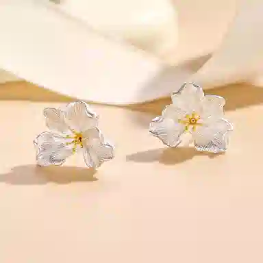 999