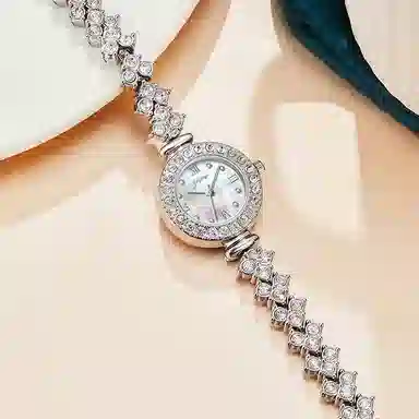 雅嘉怡 腕表 石英机芯 合金表带 贝母色表盘 女表 时尚简约轻奢镶钻奢华气质小众高级感通勤职场商务风百搭女士小圆手表生活防水礼盒包装