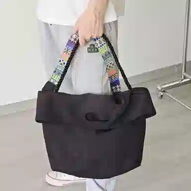 TAKI Tote