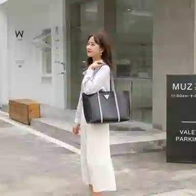 GUESS PU Tote