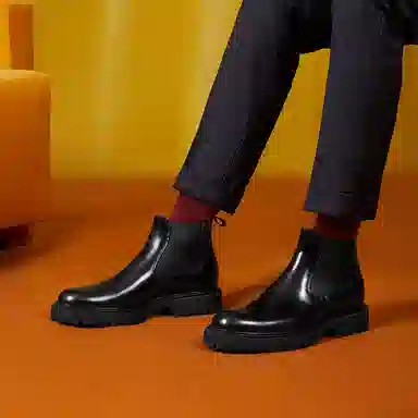 SKARO x THOM WILLS
