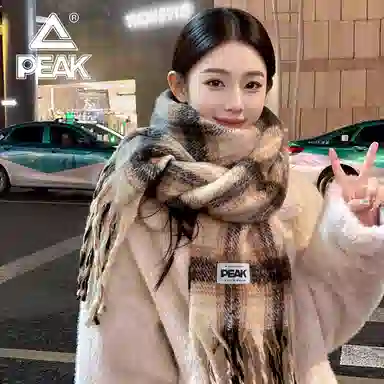 匹克 秋冬高颜值千鸟格流苏亲肤软糯英伦风加厚保暖 聚酯纤维 绒线围巾 男女同款情侣款