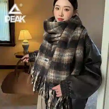 匹克 秋冬季百搭柔软英伦风 时尚高颜值 亲肤软糯 千鸟格流苏 加厚保暖 聚酯纤维 绒线围巾 男女同款情侣款
