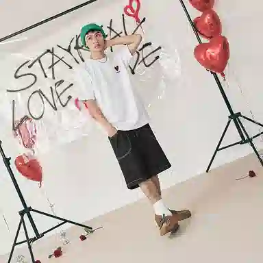 STAYREAL LOVE MADE LOGOT