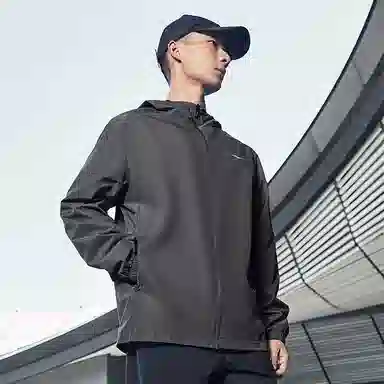 鸿星尔克 综训系列 防泼水防风风壳透气百搭纯色连帽运动通勤风衣外套夹克 男女同款 深灰
