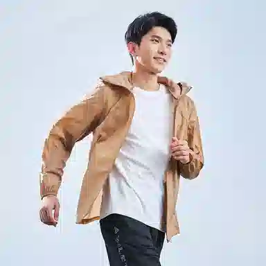 鸿星尔克 纯色防晒印花夹克外套 男款 陶土棕