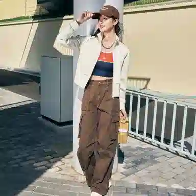 鸿星尔克 综训系列 运动休闲简约图案绣花百搭舒适宽松拉链立领卫衣 女款 奶酪白
