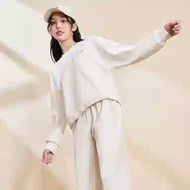 鸿星尔克 综训系列 舒暖绒拼接简约休闲运动加厚套头圆领卫衣 女款 奶酪白