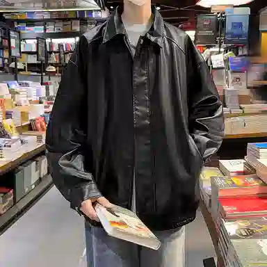 宝米卡 美拉德纯色翻领机车外套休闲春秋潮皮衣 男女同款