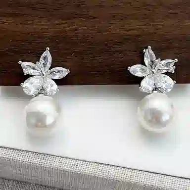 双生恋 栀子花开 花朵小众设计感百搭时尚精致日常通勤约会轻奢高级感 铜合金 耳环 女款