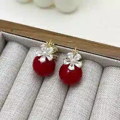 双生恋 双面花朵镶红色珠珠小巧耳扣小众设计感百搭时尚精致日常通勤约会耳饰轻奢高级感 铜 耳环 女款