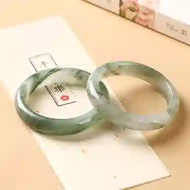 【圣诞新年专属】 宝致 青山黛翠玉贵妃镯平安美人镯汉服旗袍古色古香 新中式国潮古风清冷优雅高级感温婉气质好运 天山翠 手镯 女款