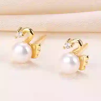 925