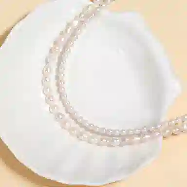 925