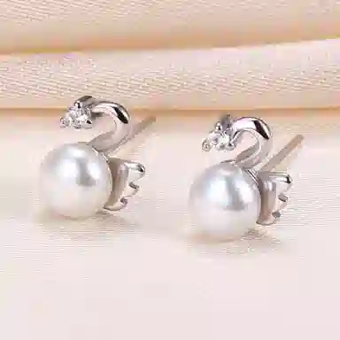 925