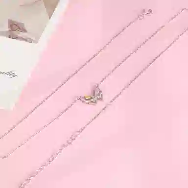 925