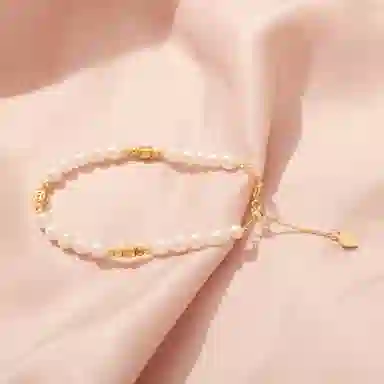 925