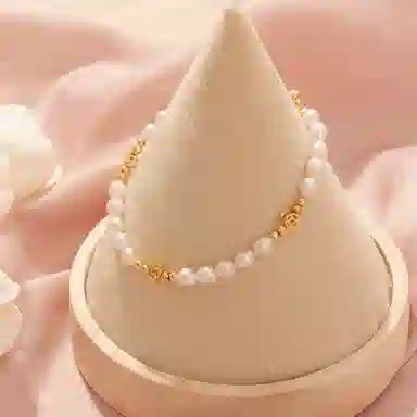 925