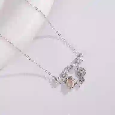 925