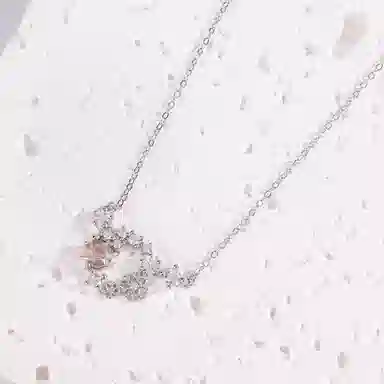925