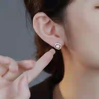 S925