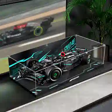 LIGHT YOUR BRICKS Mercedes-AMG F1 Display Case