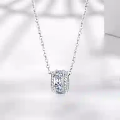 925