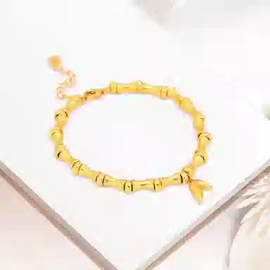 925