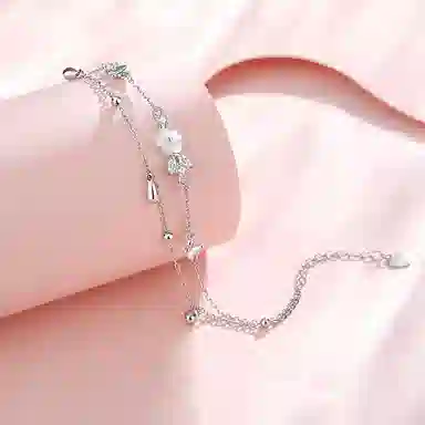 925