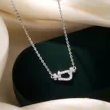 s999