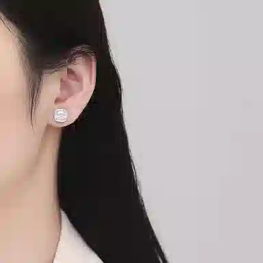 S925