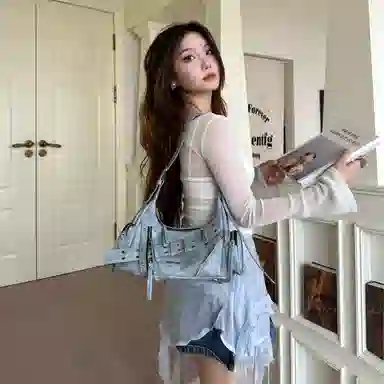 CULTIVATOR Retro Shoulder Bag