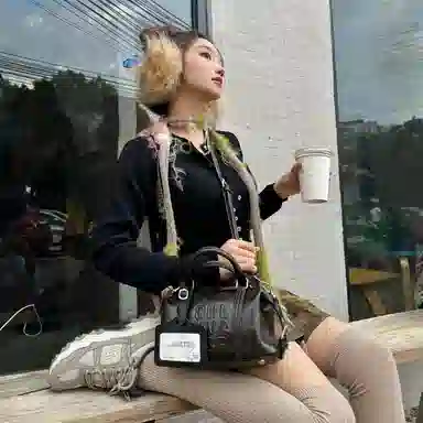 CULTIVATOR Boston Bag Small Brown