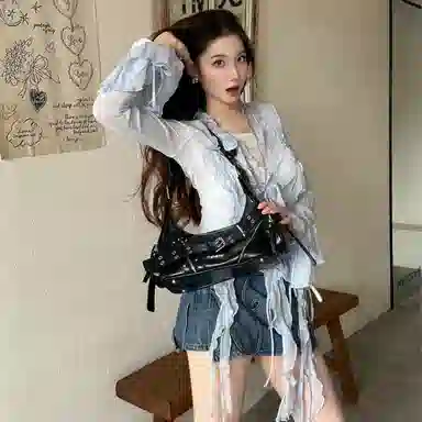 CULTIVATOR Retro Shoulder Bag