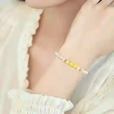 999