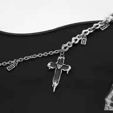 ENFANTIN Cross Necklace