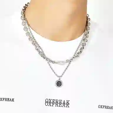 ENFANTIN Totem Pendant Necklace