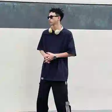 SandKnit Blackpig cleanfit T