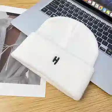 艾佳微 刺绣字母休闲时尚百搭毛线秋冬通勤保暖针织帽护耳套头帽户外防风防寒帽潮 腈纶 绒线帽 男女同款情侣款