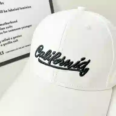 艾佳微 韩系刺绣字母宽檐大头围四季款棒球帽户外遮阳百搭潮流款 棉 鸭舌帽 男女同款情侣款