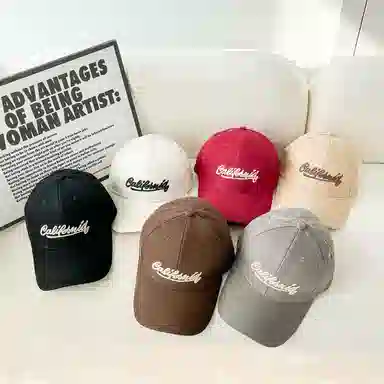 艾佳微 韩系刺绣字母宽檐大头围四季款棒球帽户外遮阳百搭潮流款 棉 鸭舌帽 男女同款情侣款