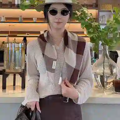 艾佳微 美拉德配色暖色调格子高级感小披肩外搭护颈围巾系领巾护脖 聚酯纤维 丝巾 男女同款情侣款