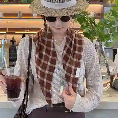 艾佳微 美拉德配色暖色调格子高级感小披肩外搭护颈围巾系领巾护脖 聚酯纤维 丝巾 男女同款情侣款