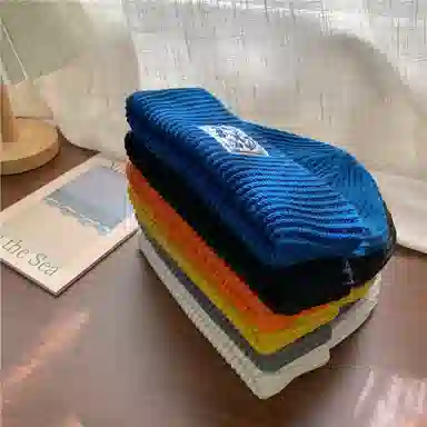 艾佳微 韩国可爱贴布熊熊休闲时尚百搭毛线秋冬通勤保暖针织帽护耳套头帽户外防风防寒帽潮 腈纶 绒线帽 男女同款情侣款