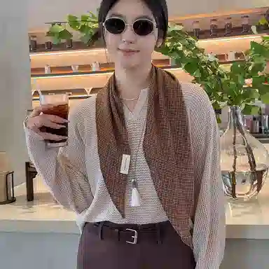 艾佳微 美拉德配色暖色调格子高级感小披肩外搭护颈围巾系领巾护脖 聚酯纤维 丝巾 男女同款情侣款