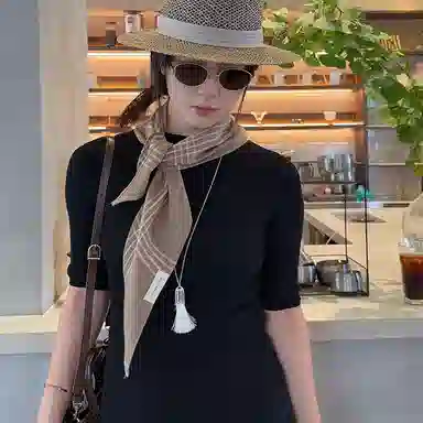 艾佳微 美拉德配色暖色调格子高级感小披肩外搭护颈围巾系领巾护脖 聚酯纤维 丝巾 男女同款情侣款