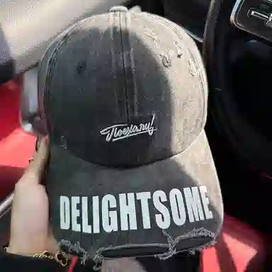 艾佳微 复古黑色宽檐棒球破洞做旧百搭显脸小时尚潮 棉 鸭舌帽 男女同款情侣款