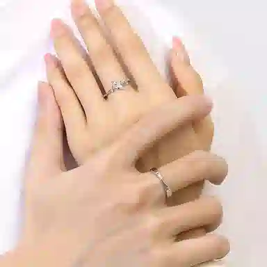 925